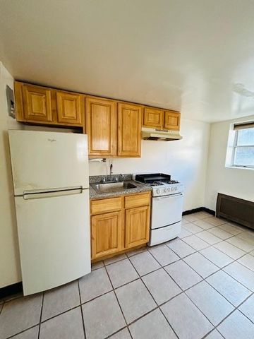 $925 | 345 Shore, Unit A | The Canals