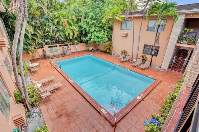 $2,100 | 218 Santillane Avenue, Unit 2 | Central Gables