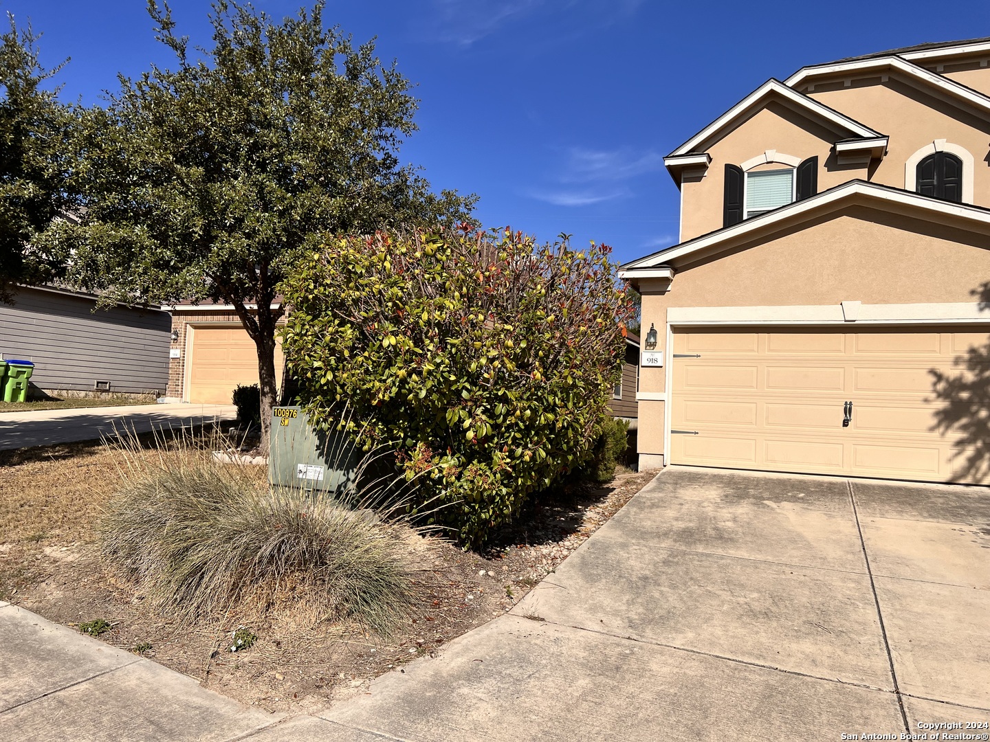 a view of a house with a outdoor space