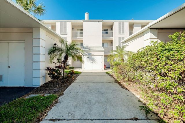 $245,000 | 437 Cerromar Lane, Unit 515 | Plantation