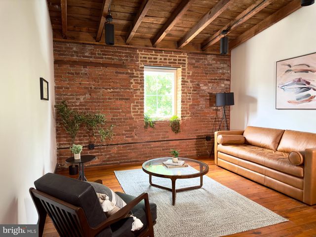 $1,995 | 437 West Grant Street, Unit 201 | Chestnut Hill