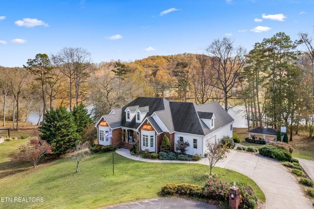 $1,024,500 | 220 Montgomery View Drive