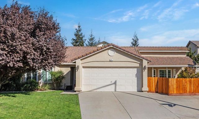 $479,500 | 451 Shalako Drive | Oakdale