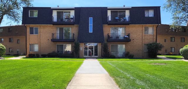 $149,000 | 4829 West 109th Street, Unit 301 | Oak Lawn