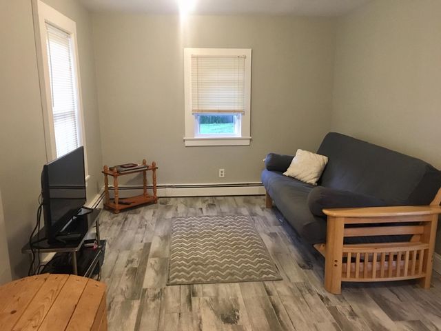 $2,200 | 6 Ash Street | Hampton Center