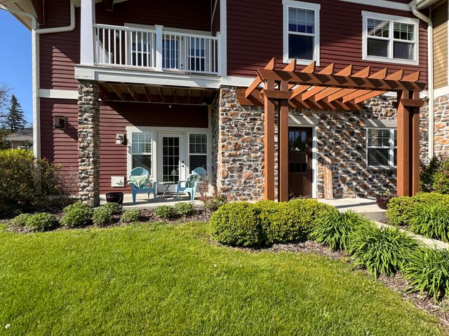 $299,000 | W55-n178 McKinley Boulevard, Unit 101 | Cedarburg