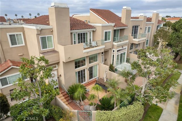 $1,350,000 | 19398 Peachtree Lane | West Huntington Beach