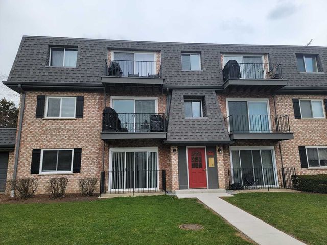 $2,000 | 900 South Plum Grove Road, Unit 116 | Plum Grove Condominiums