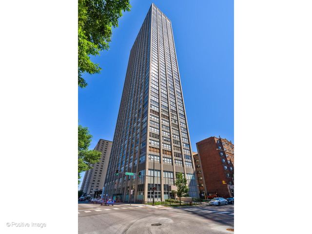 $339,500 | 655 West Irving Park Road, Unit 3302 | Park Place Tower