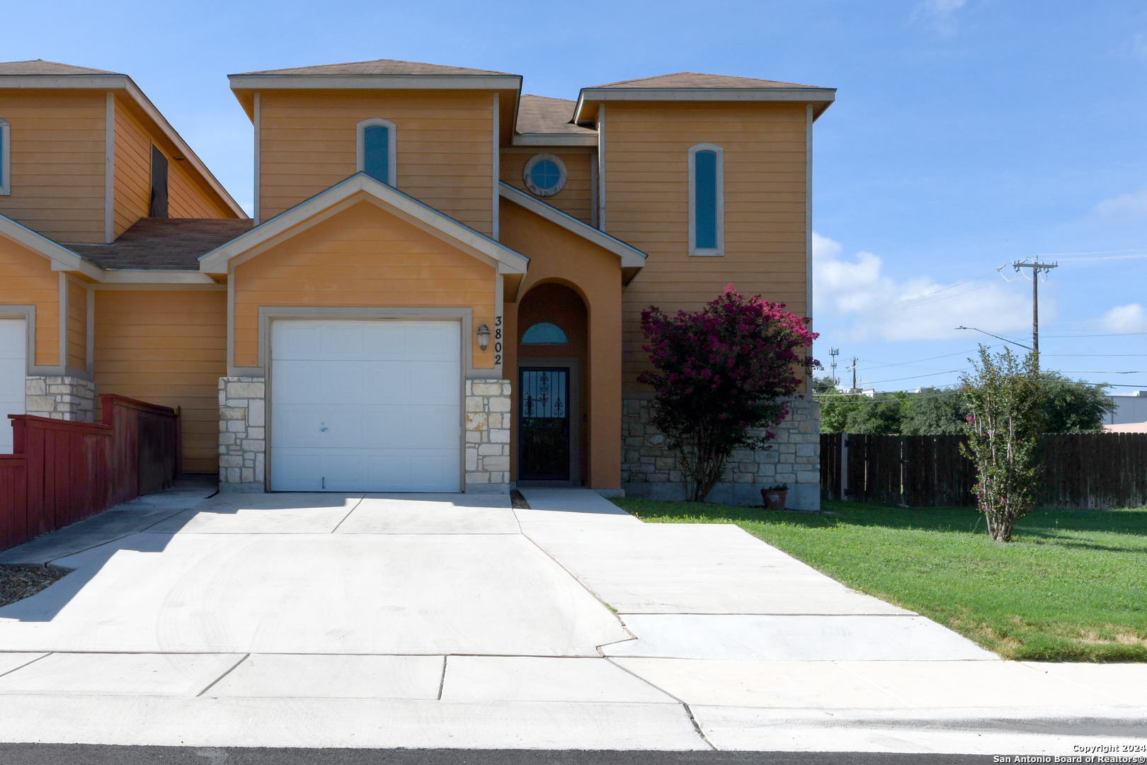 a house view with a outdoor space