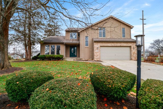 $394,900 | 3801 Ridgewood Court | Center Township - Porter County