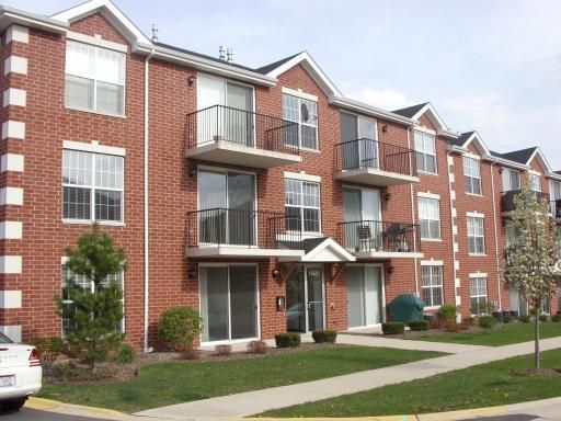 $2,400 | 16661 Liberty Circle, Unit 3S | Orland Hills