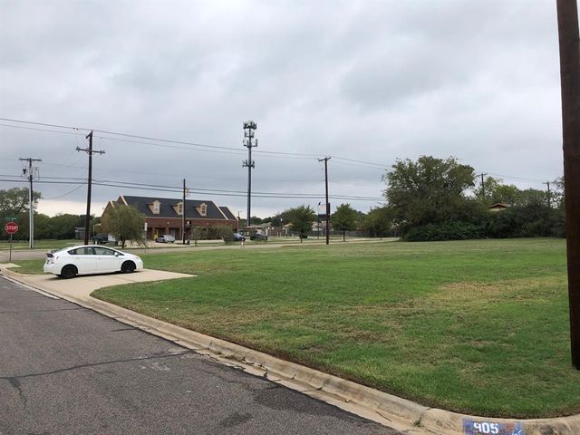 $185,000 | 700 North Little School Road | Kennedale