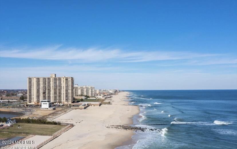 a view of ocean with city view