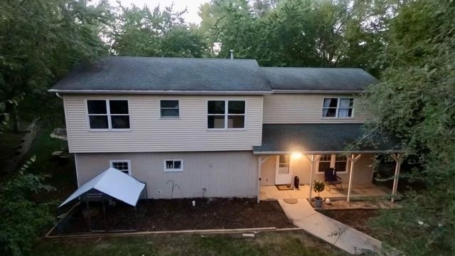 $389,000 | 3N036 Timberline Drive | Wayne Township - DuPage County