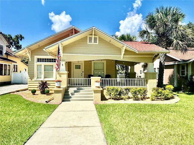 $849,999 | 216 North Lakeview Avenue | Winter Garden Historic Residential District