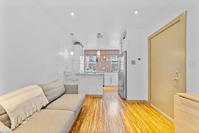 $3,700 | 112 Prince Street, Unit 4 | North End