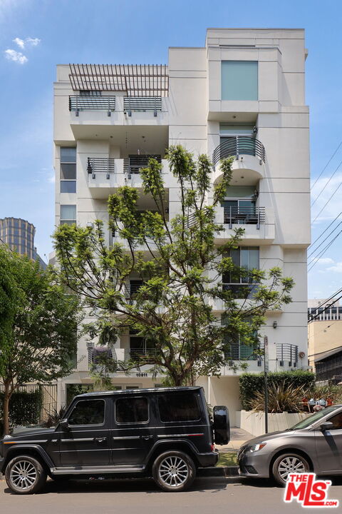 a car parked in front of a building