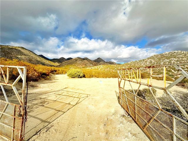 $250,000 | 40 Acres Via