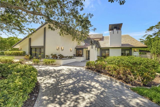 $5,500,000 | 525 Sandpiper Way | Northeast Boca Raton