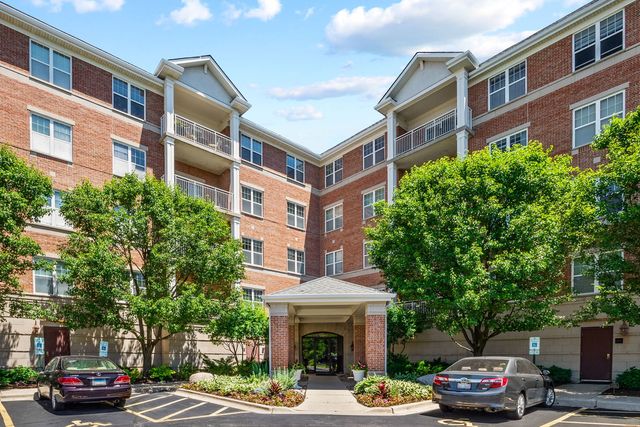 $2,695 | 101 Pointe Drive, Unit 204 | Northbrook