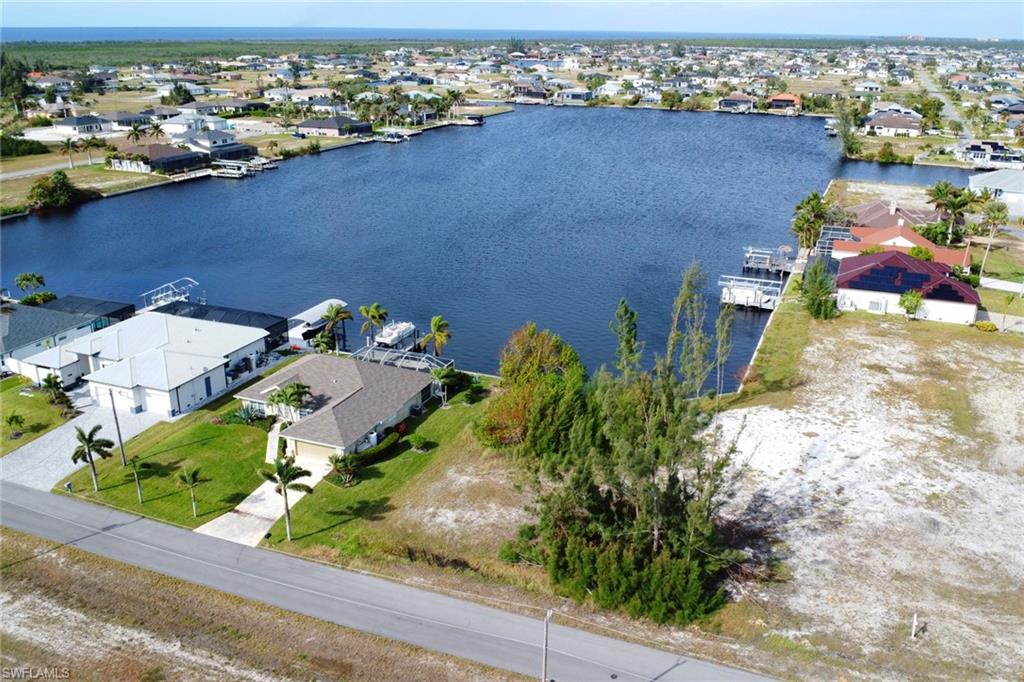 Aerial view featuring direct gulf access, northern exposure