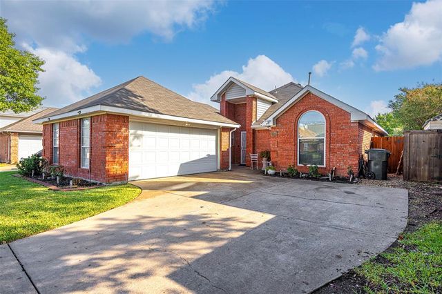 $438,000 | 2202 Ashwood Court | Central Carrollton