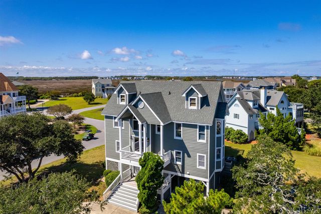 $925,000 | 44 Hammock Drive | Manteo