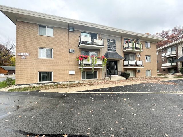 $119,900 | 7410 West 111th Street, Unit 310 | Worth