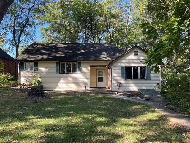 $219,900 | 805 Manor Drive | Twin Lakes