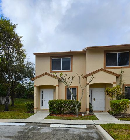 $2,300 | 1601 Lakeview Drive West | Royal Palm Beach