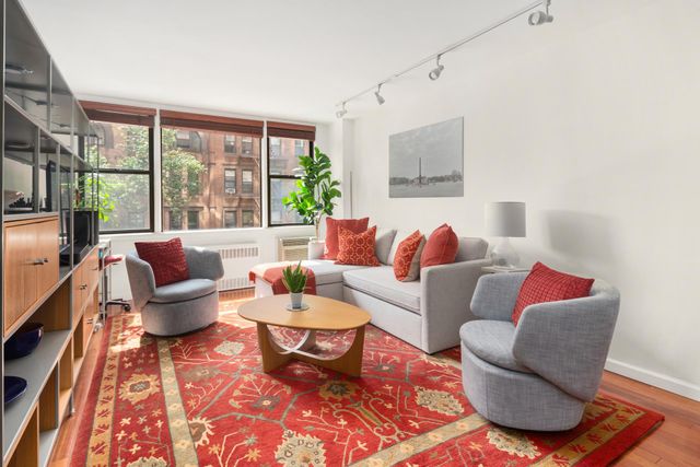 $679,000 | 200 West 79th Street, Unit 3M | Upper West Side