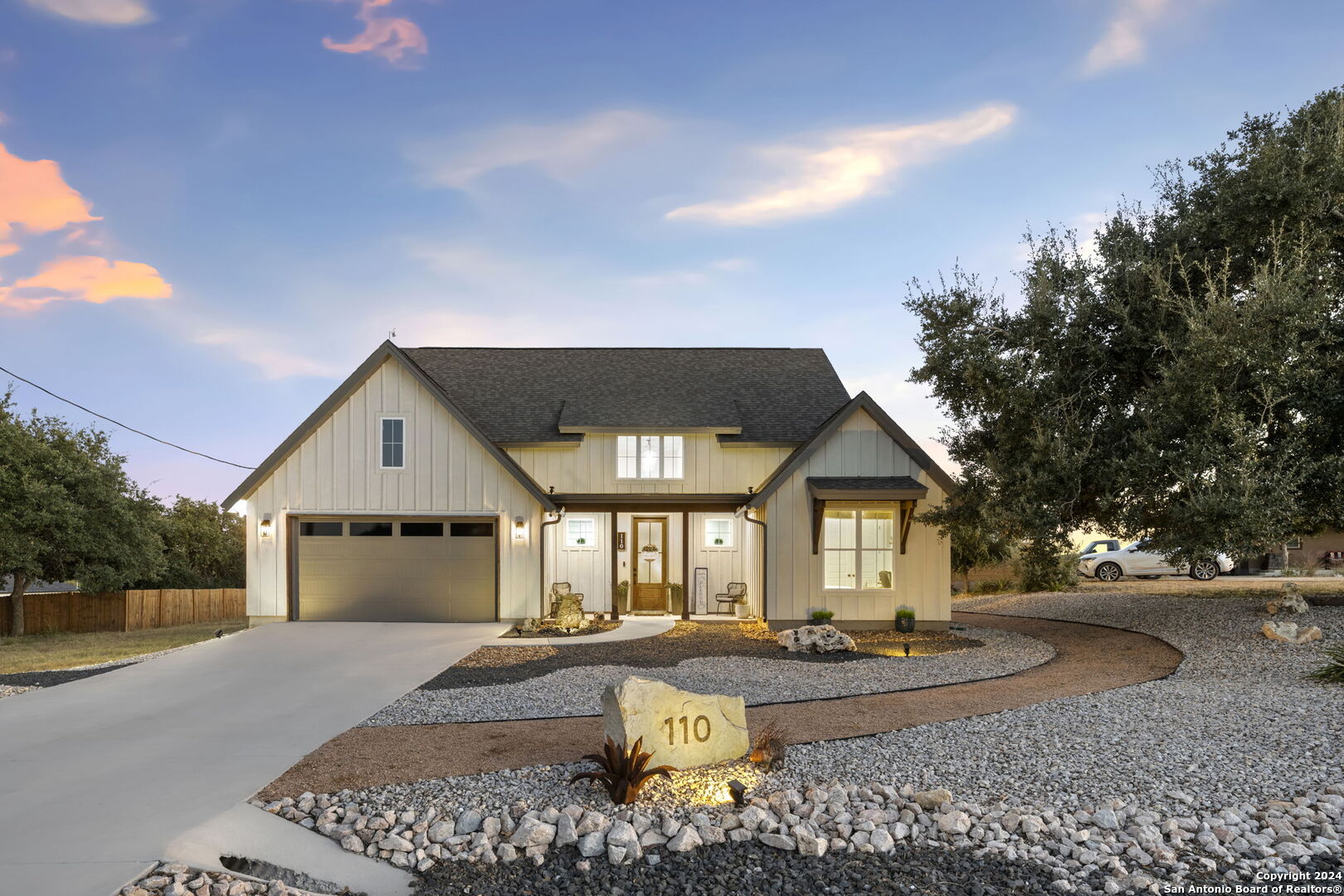 a view of a house with entertaining space