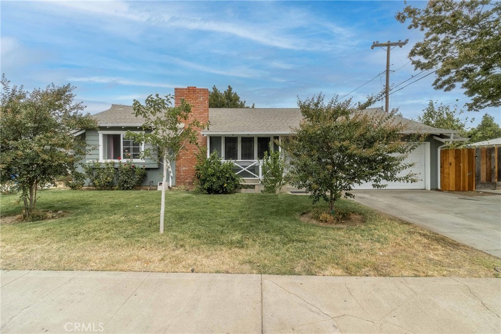 front view of house with a yard