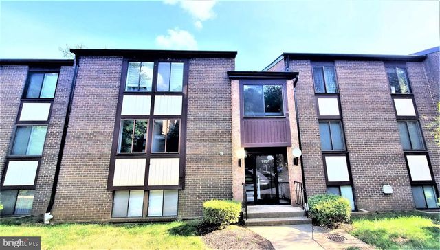 $2,200 | 9737 Kings Crown Court, Unit 102 | Hawthorne Village Condominiums