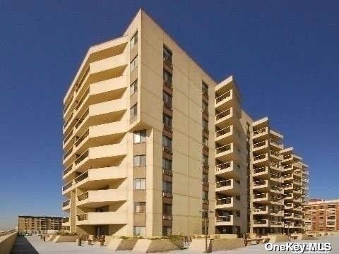 $565,000 | 360 Shore Road, Unit 4N | East End South