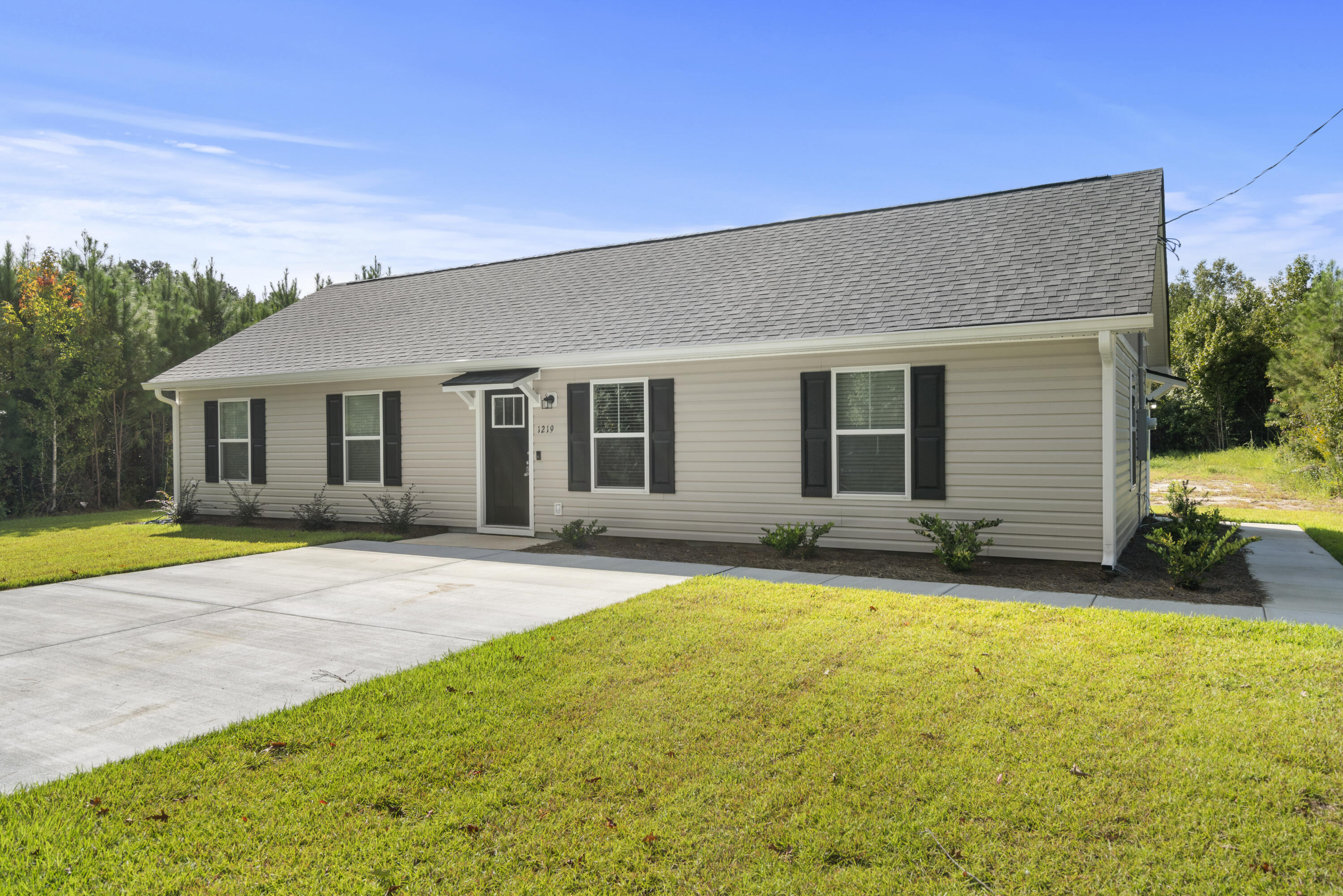 1219 Umbria Rd, Moncks Corner, SC 29461