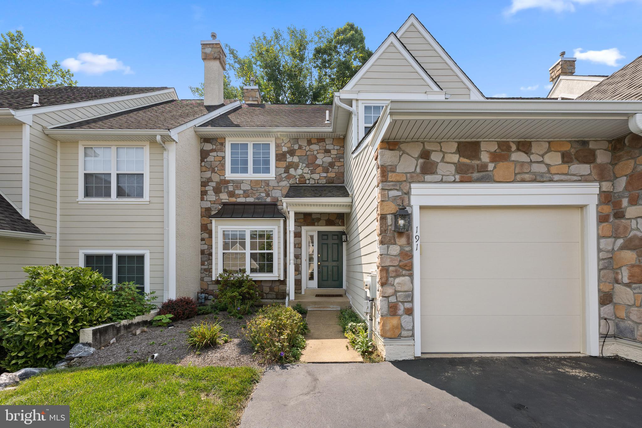 front view of house with a yard