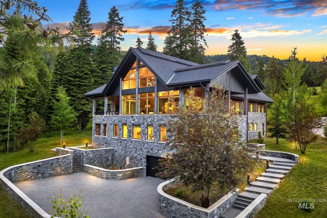 $6,900,000 | 433 Sugarloaf Place