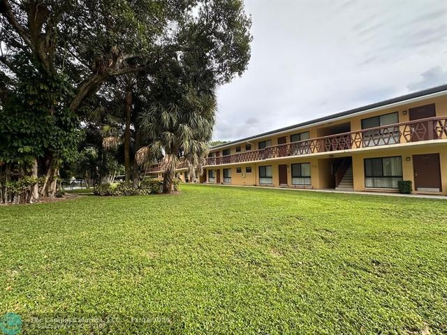 $2,200 | 4320 Southwest 6th Street, Unit 202 | East Plantation