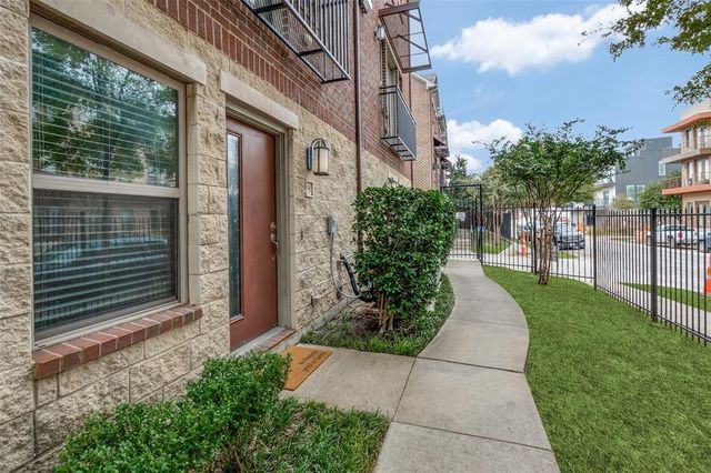 $2,892 | 4323 Dickason Avenue, Unit 9 | Lovers Lane