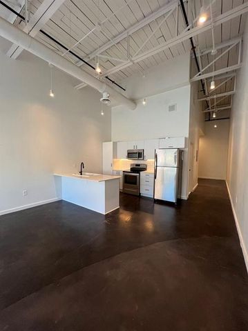 $1,650 | 3012 Clover Street, Unit 102 | Deep Ellum