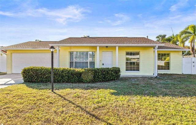 $550,000 | 8290 122nd Street | Boca Ciega Ridge