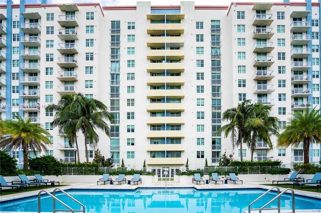 $2,850 | 3000 Coral Way, Unit 712 | Golden Pines