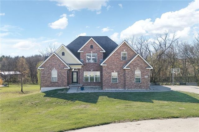 $599,900 | 11109 Club View Drive | Jefferson Township - Andrew County