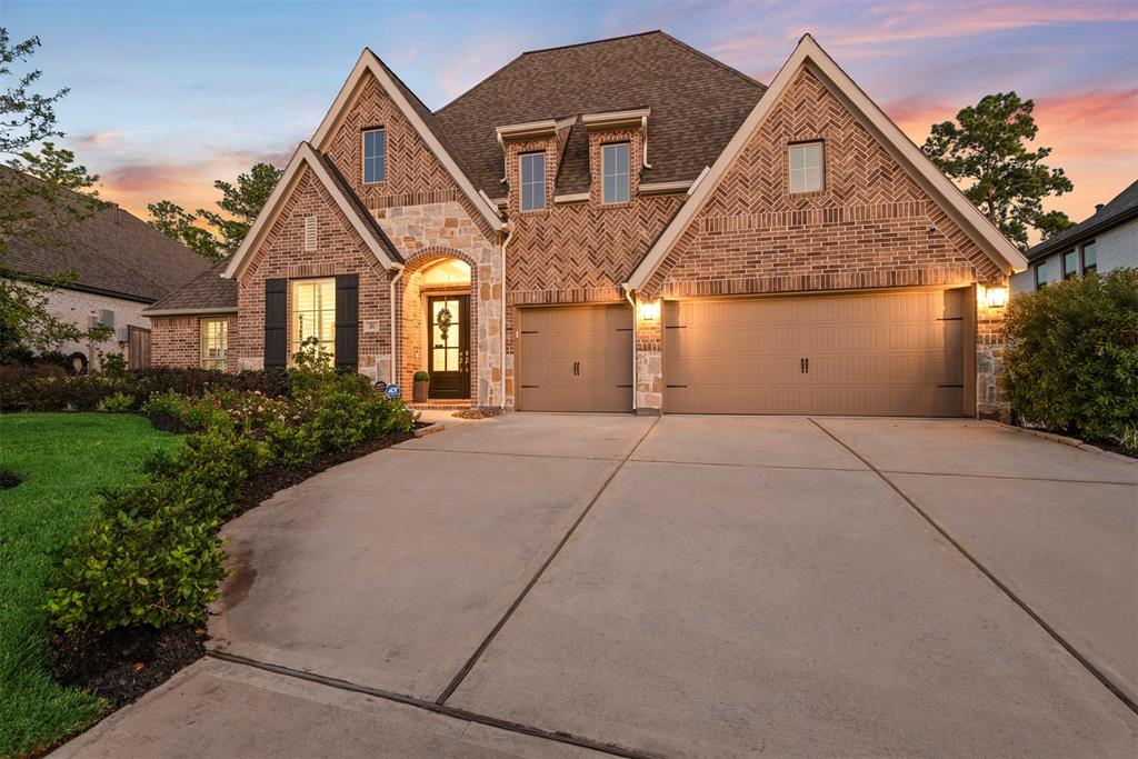 Welcome to 206 Calm Savanna, a beautiful home offering spacious, luxury living in The Woodlands Hills!