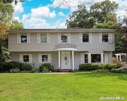 $785,000 | 23 Dunedin Street | Smithtown Hamlet