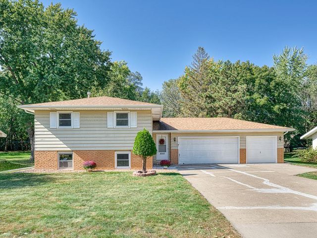 $420,000 | 8000 Greenwood Drive | Mounds View