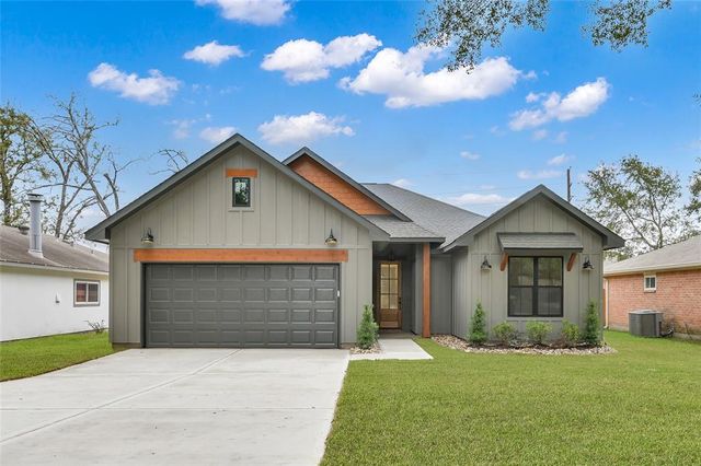 $389,000 | 28910 Champion Oaks Drive