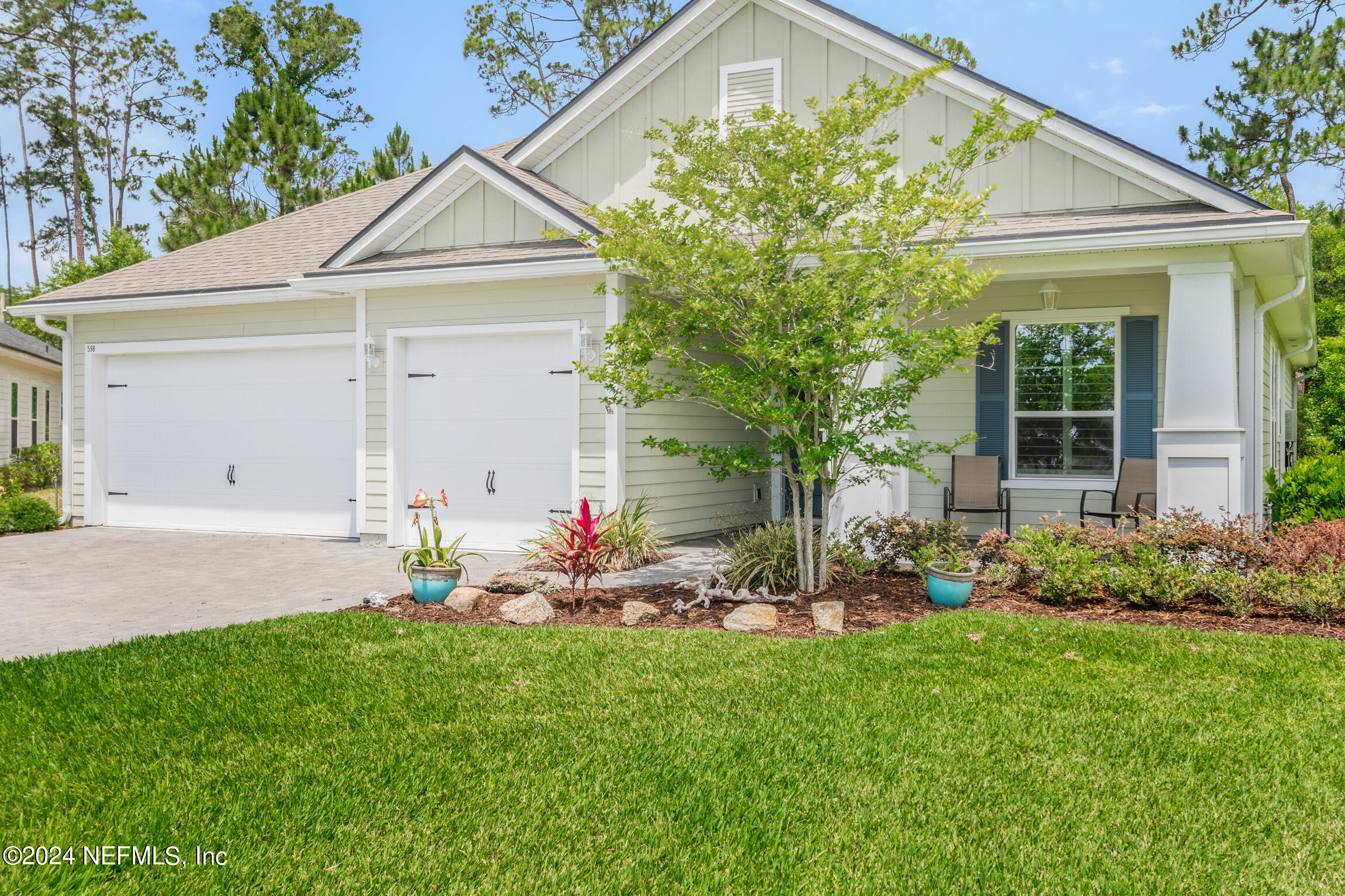 a front view of house with yard